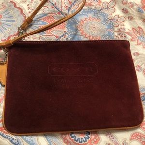 🚂Coach Suede Wristlet EUC
